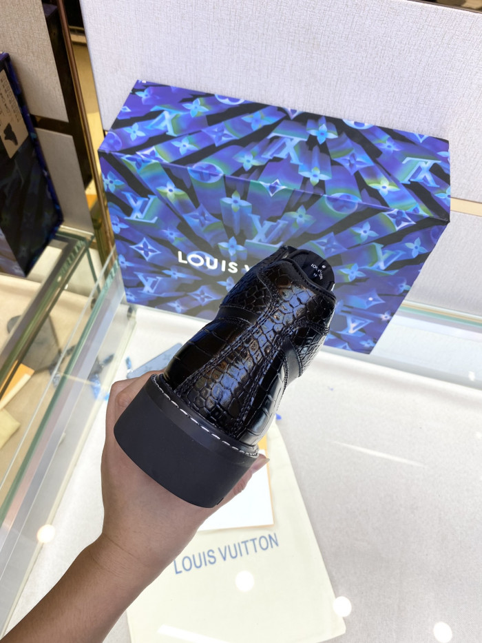 LOUS VUITO BOOTS