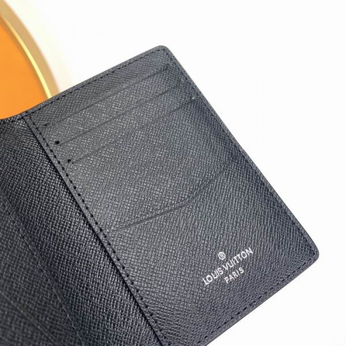 LOUI VUITTO WALLET M69536 11*8*1